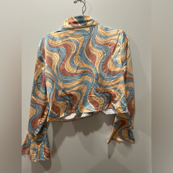 ASOS DESIGN satin ruched front top with hook and eye detail in swirl print - Picture 12 of 12